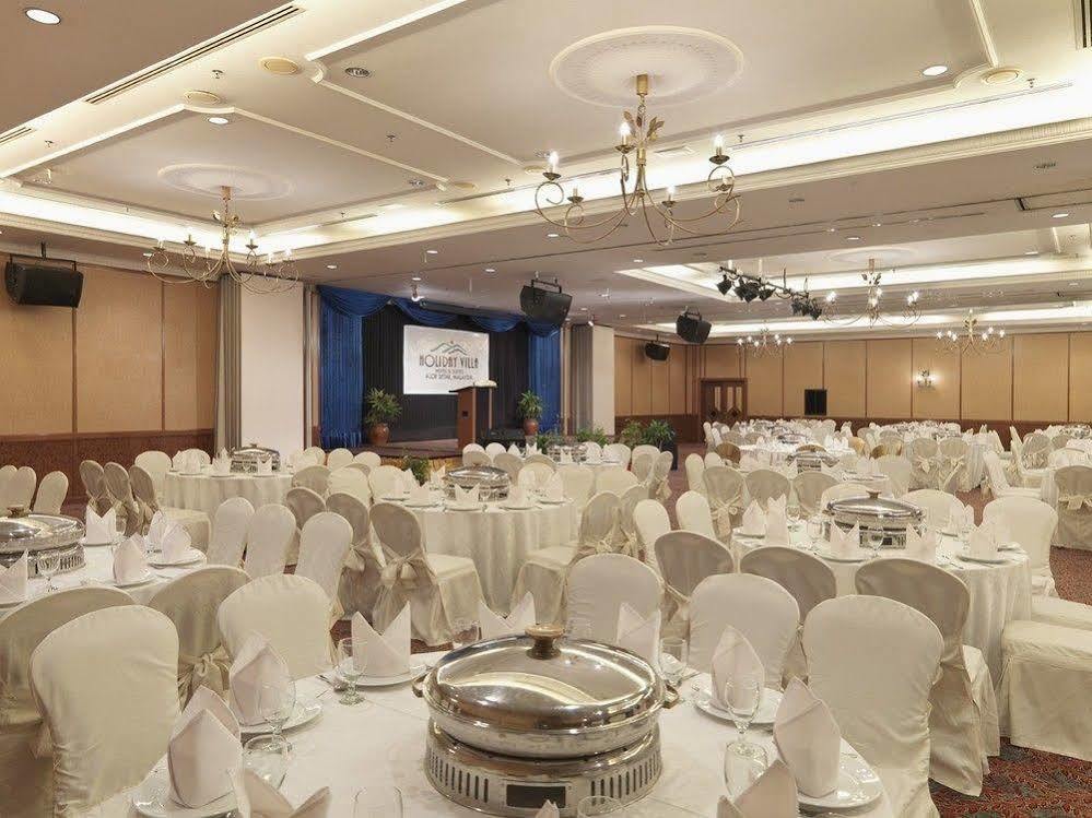 Holiday Villa City Center 알로르세타르 레스토랑 사진